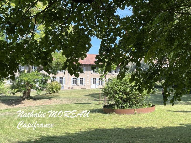 Maison de maîtres - 600 m² - 16 pièces