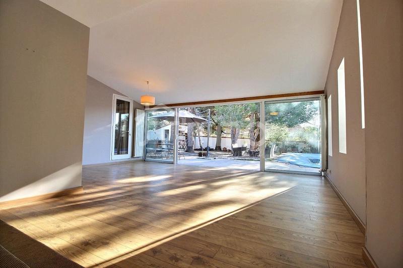 Villa - 189 m² - 7 pièces