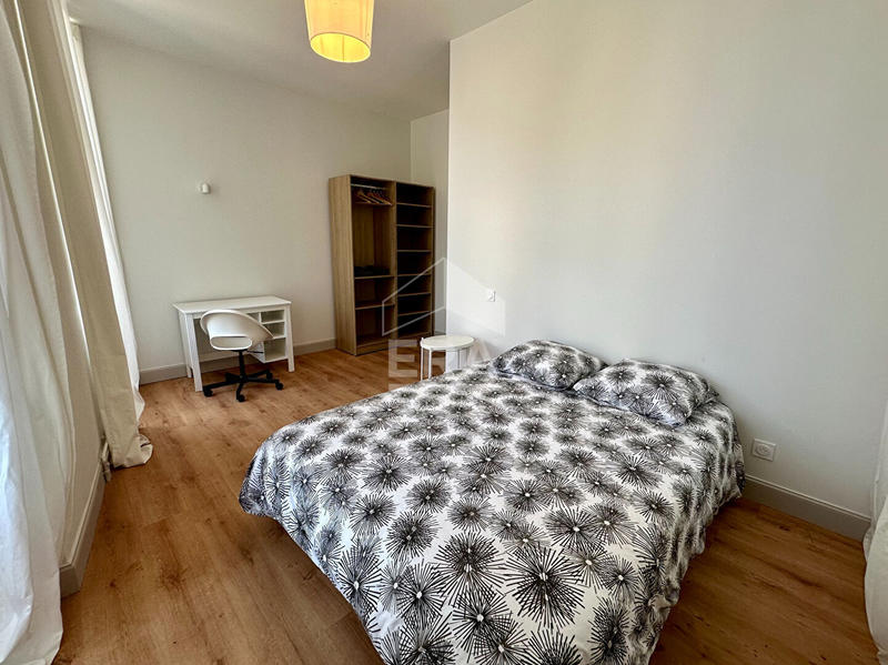 Maison - 338 m² - 14 pièces