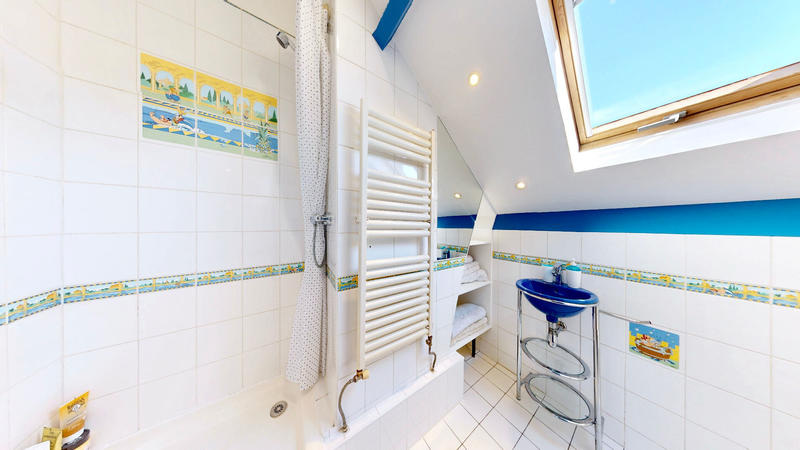 Maison - 202 m² - 8 pièces