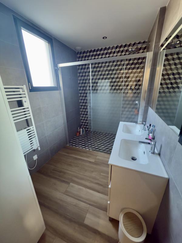 Villa - 198 m² - 6 pièces