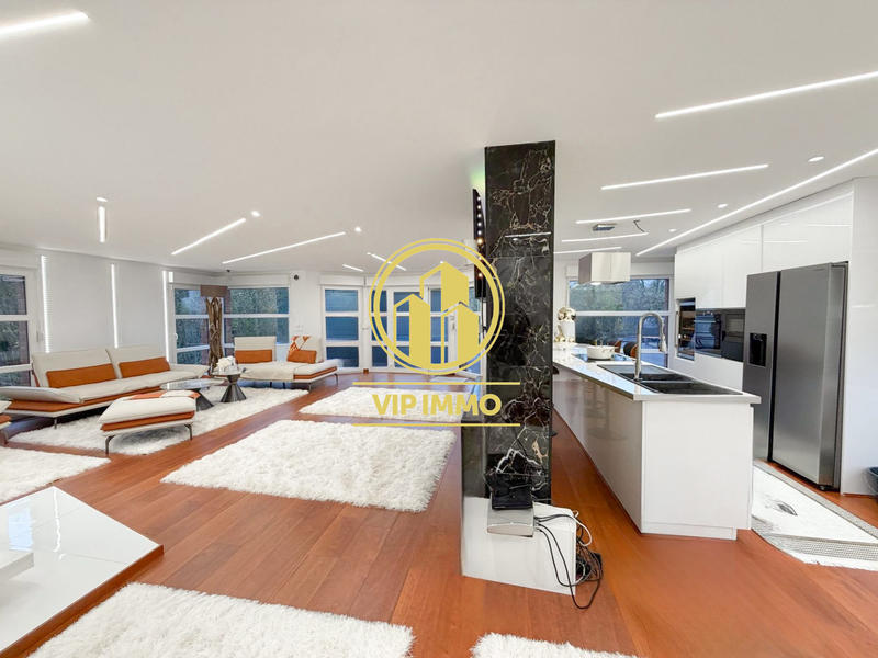 Maison - 183 m² - 5 pièces