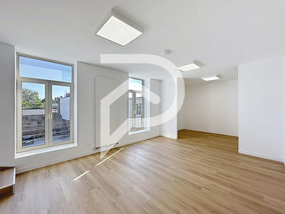 Bureau - 46 m² - 2 pièces