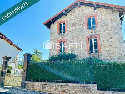 Maison - 96 m² - 5 pièces