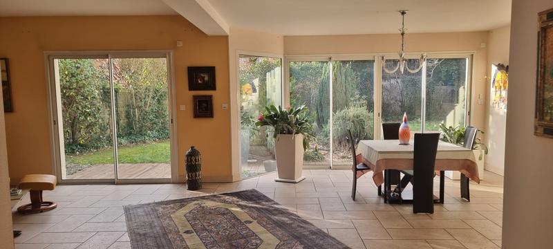 Maison contemporaine - 181 m² - 6 pièces