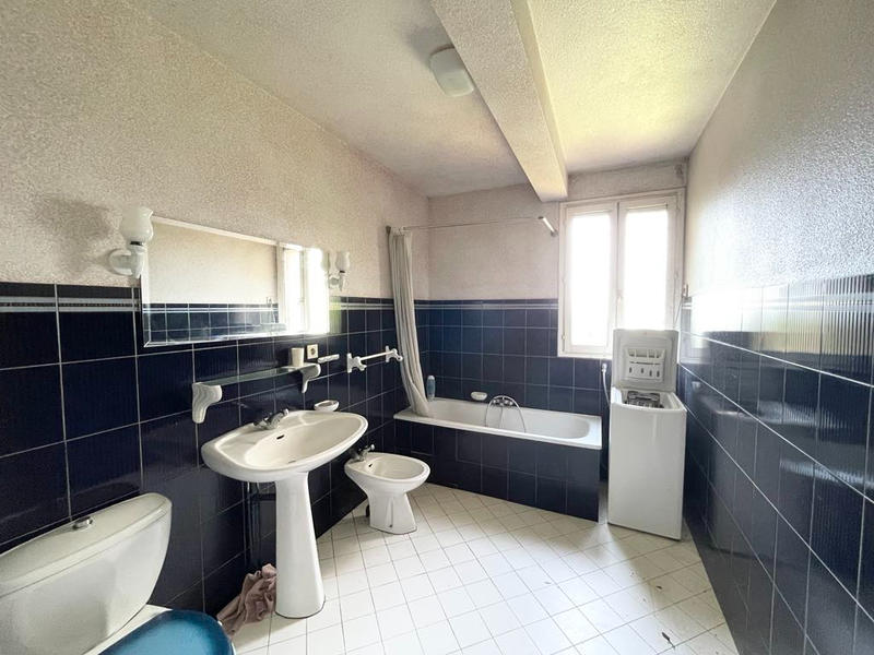 Maison - 193 m² - 7 pièces