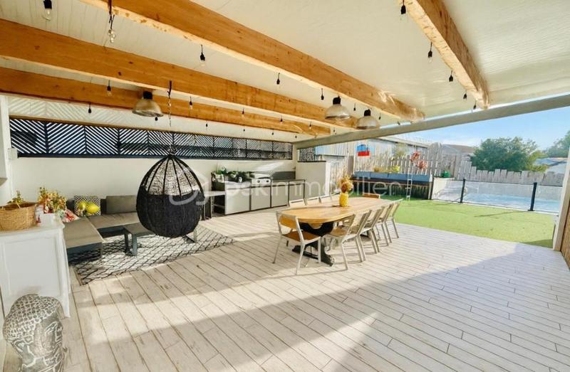 Propriété - 293 m² - 6 pièces