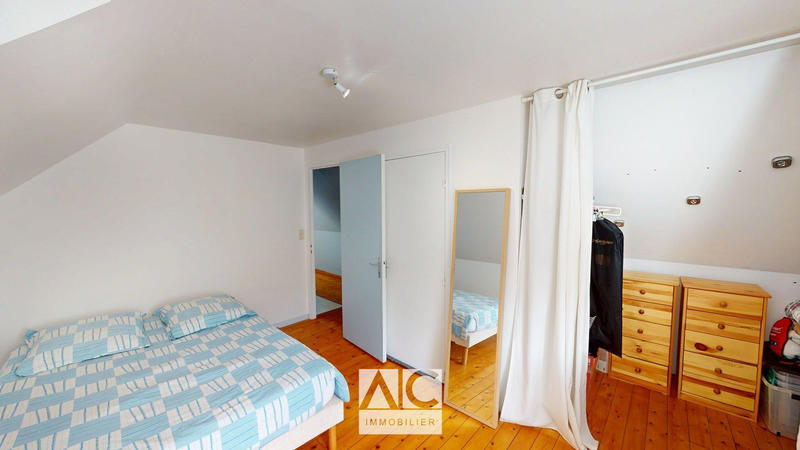 Maison - 190 m² - 8 pièces