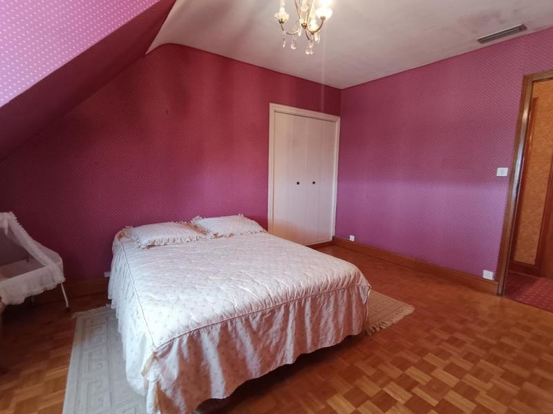 Maison - 265 m² - 8 pièces