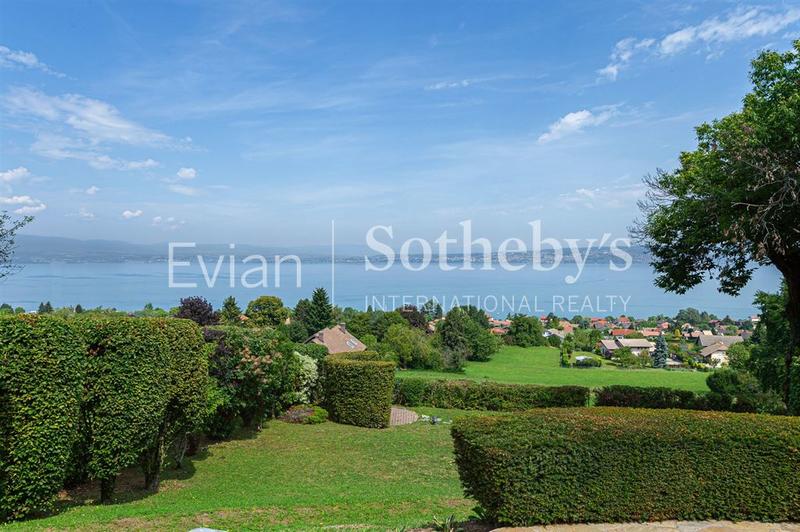 Villa - 288 m² - 6 pièces