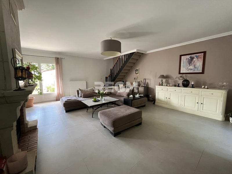 Maison - 200 m² - 7 pièces