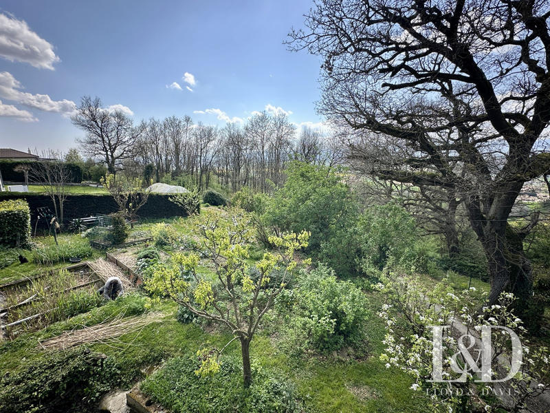 Maison traditionnelle - 213 m² - 7 pièces