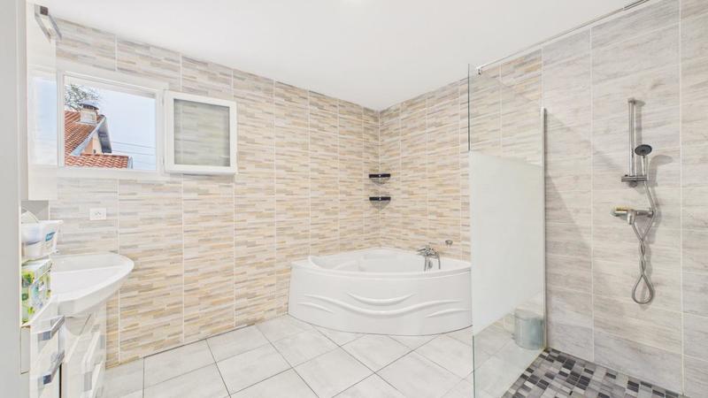 Maison - 141 m² - 7 pièces