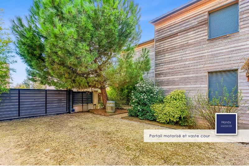 Maison - 197 m² - 9 pièces