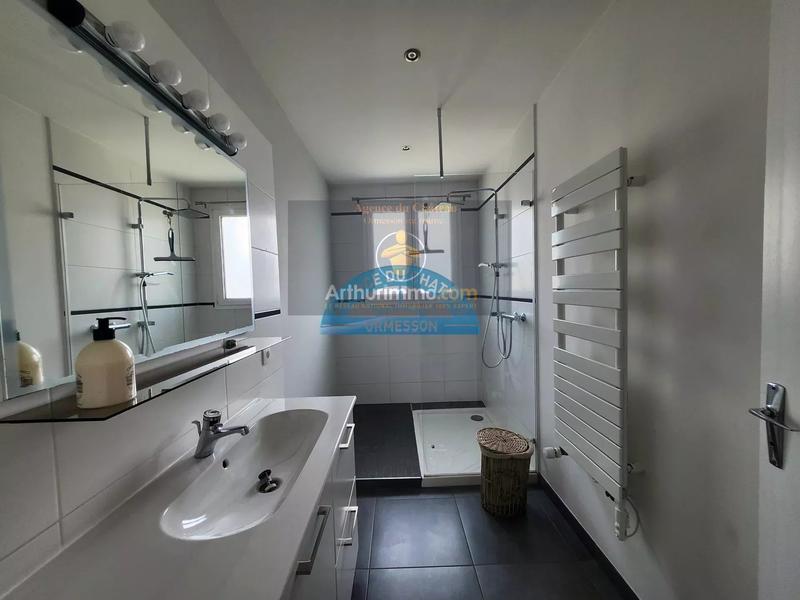 Maison - 150 m² - 8 pièces