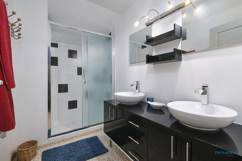 Maison ancienne - 300 m² - 13 pièces