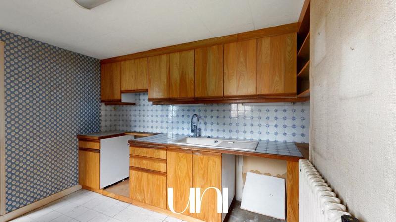 Maison - 275 m² - 13 pièces