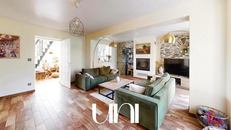 Maison - 226 m² - 7 pièces