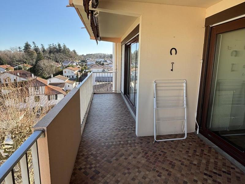 Appartement - 94 m² - 4 pièces