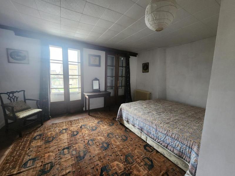 Maison - 200 m² - 12 pièces