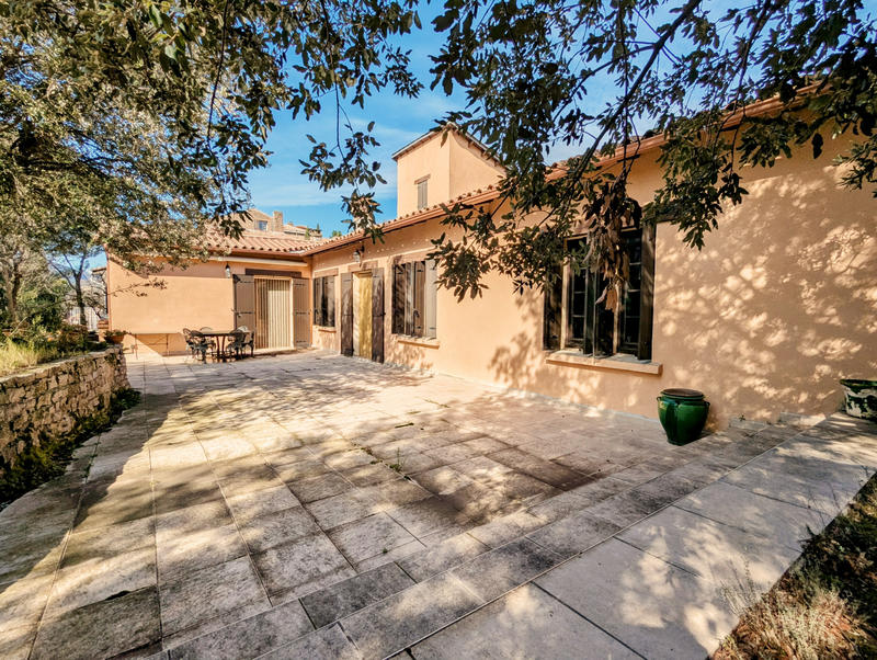 Maison - 200 m² - 7 pièces