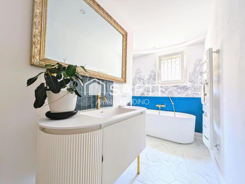 Maison - 180 m² - 6 pièces