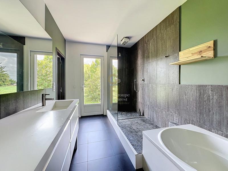 Maison - 231 m² - 6 pièces