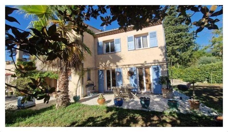 Maison - 205 m² - 7 pièces