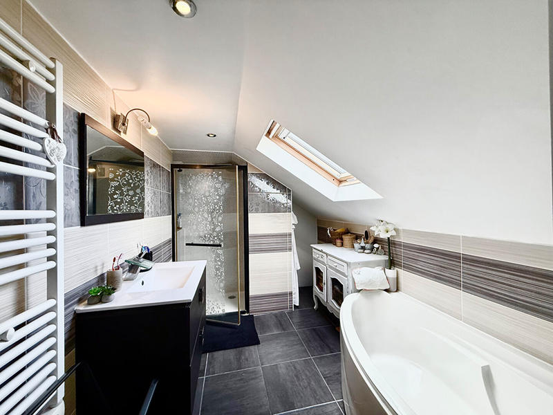 Maison - 100 m² - 5 pièces