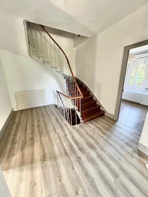 Maison ancienne - 141 m² - 8 pièces