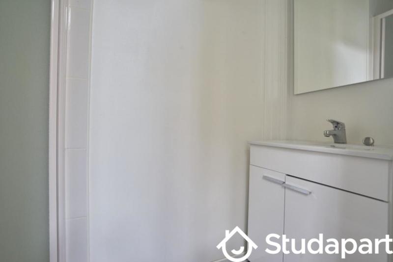 Chambre - 9 m² - 1 pièce