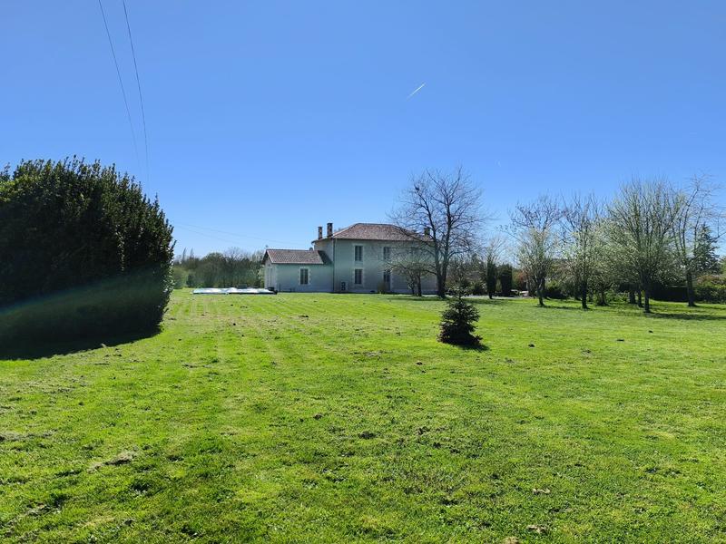 Maison - 264 m² - 8 pièces