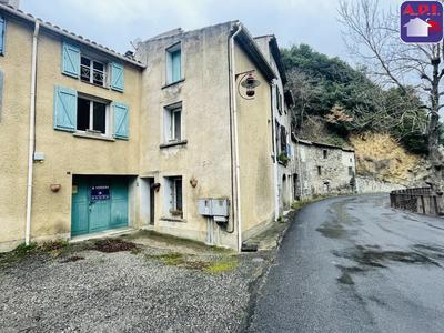 Maison - 99 m² - 5 pièces