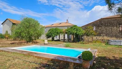 Maison - 285 m² - 11 pièces