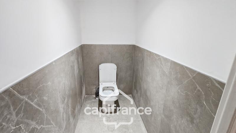 Bureau - 427 m² - 2 pièces