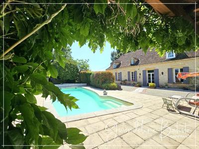 Maison en pierre - 306 m² - 11 pièces