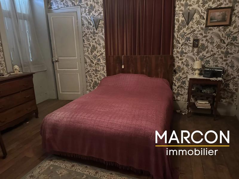 Maison - 302 m² - 15 pièces