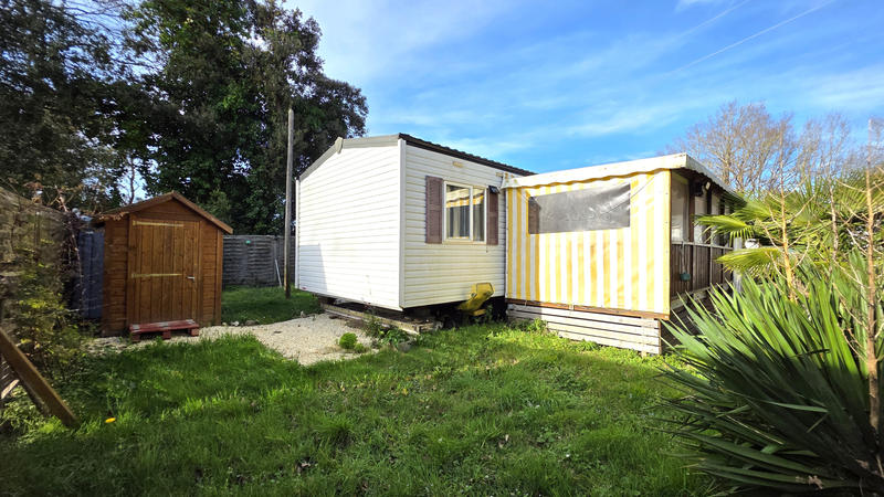 Terrain de loisirs - 834 m²