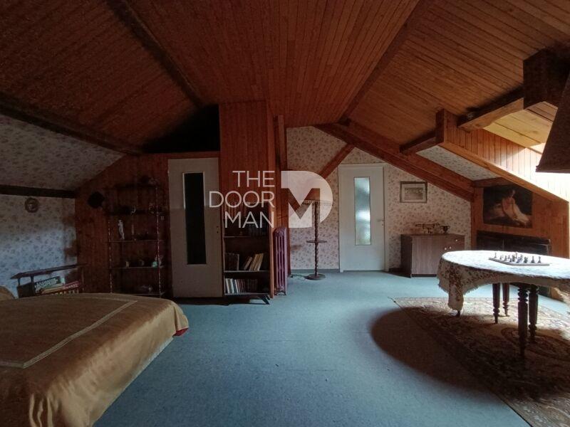 Maison - 428 m² - 8 pièces