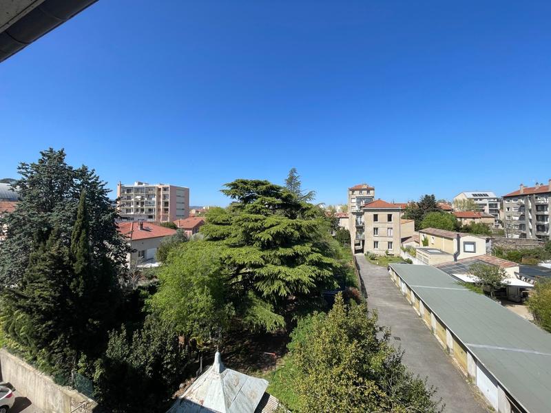 Appartement - 70 m² - 4 pièces