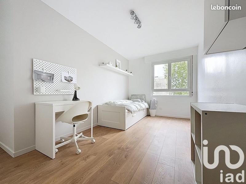 Appartement - 95 m² - 6 pièces