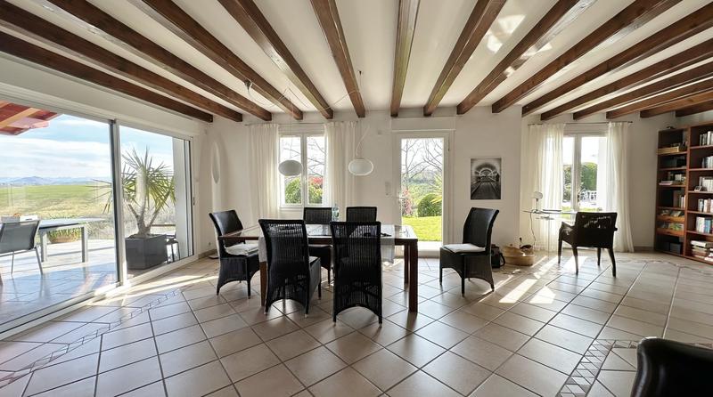 Maison contemporaine - 188 m² - 6 pièces