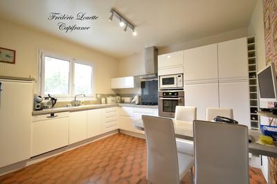 Maison - 211 m² - 6 pièces