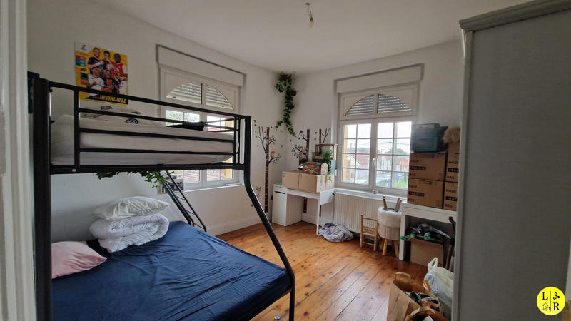 Maison - 238 m² - 7 pièces