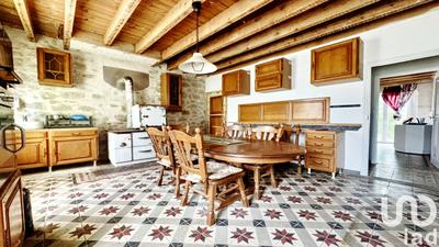 Maison - 240 m² - 5 pièces