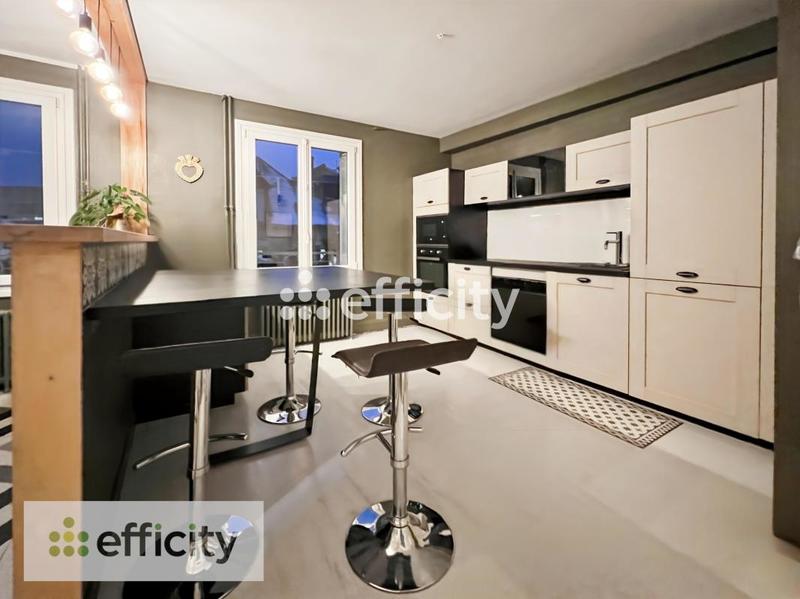 Maison - 163 m² - 7 pièces