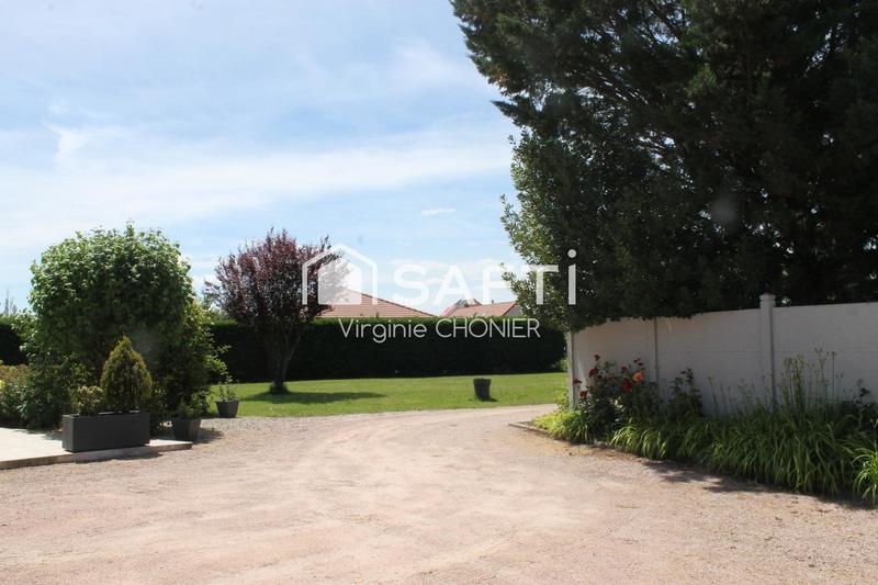 Maison - 256 m² - 6 pièces