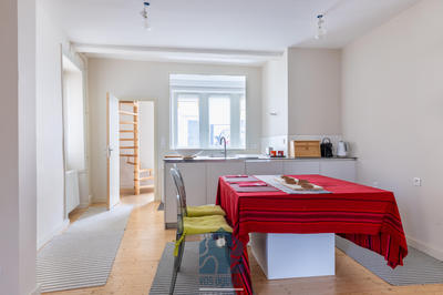 Maison - 280 m² - 8 pièces