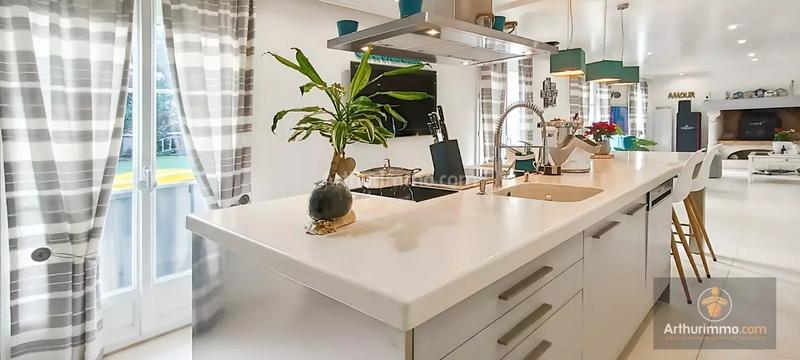 Maison - 153 m² - 7 pièces