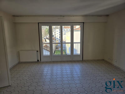 Appartement - 77 m² - 3 pièces